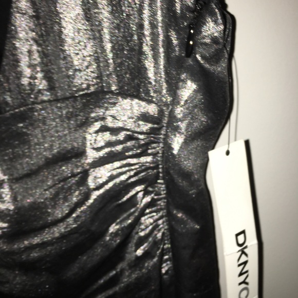 Sleeveless silver/ metallic shirt - Picture 4 of 7